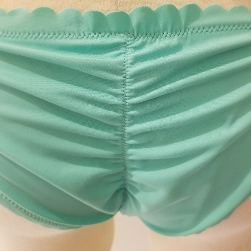 Victoria's Secret Lt Teal Scalloped Edge String Bikini Set  M/TOP XS/BOTTOM - Picture 8 of 10